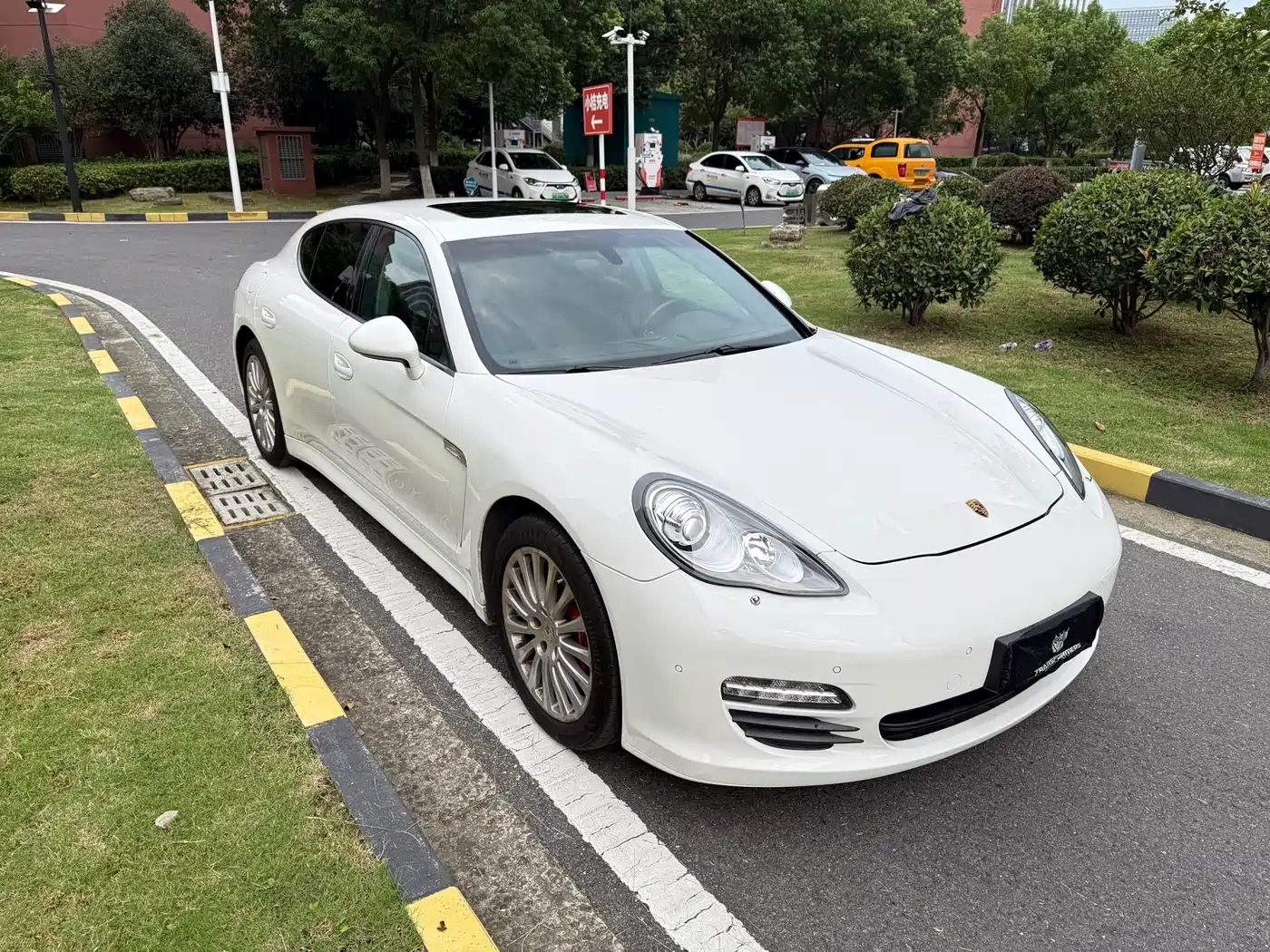 Porsche Panamera 2010 Panamera 3.6L фото 6