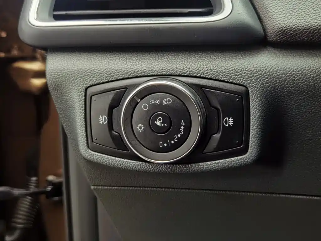Ford Escort 2015 2015 1.5L Automatic Fashion