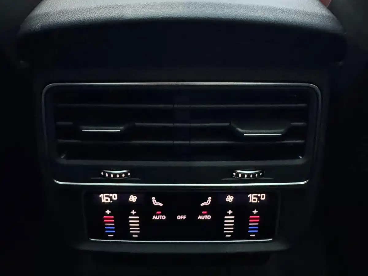 Audi SQ7 2024 2024 4.0 TFSI Dark Knight Edition