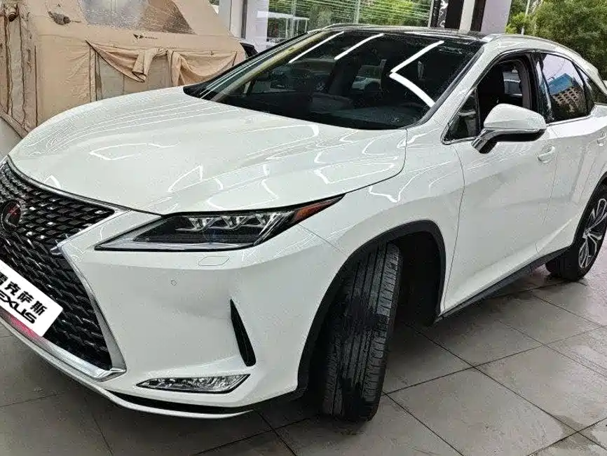 Фото 1 - Lexus RX