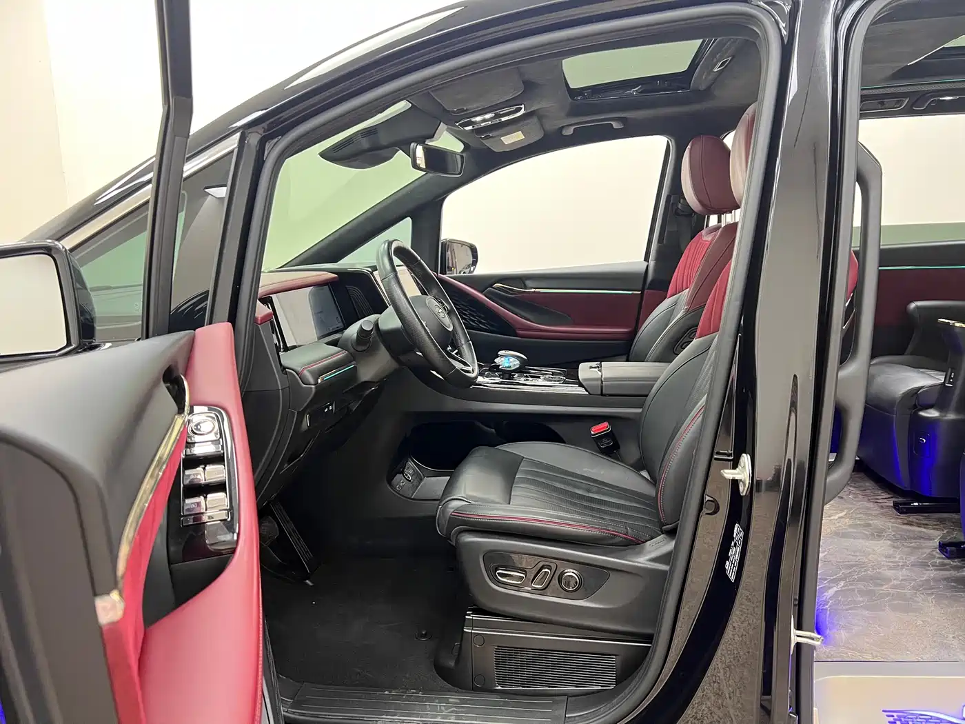 GAC Trumpchi Trumpchi M8 2024 Patriarch Series Twin Engine Ultimate Edition фото 16
