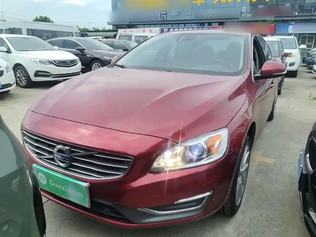 Фото 3 - Volvo S60