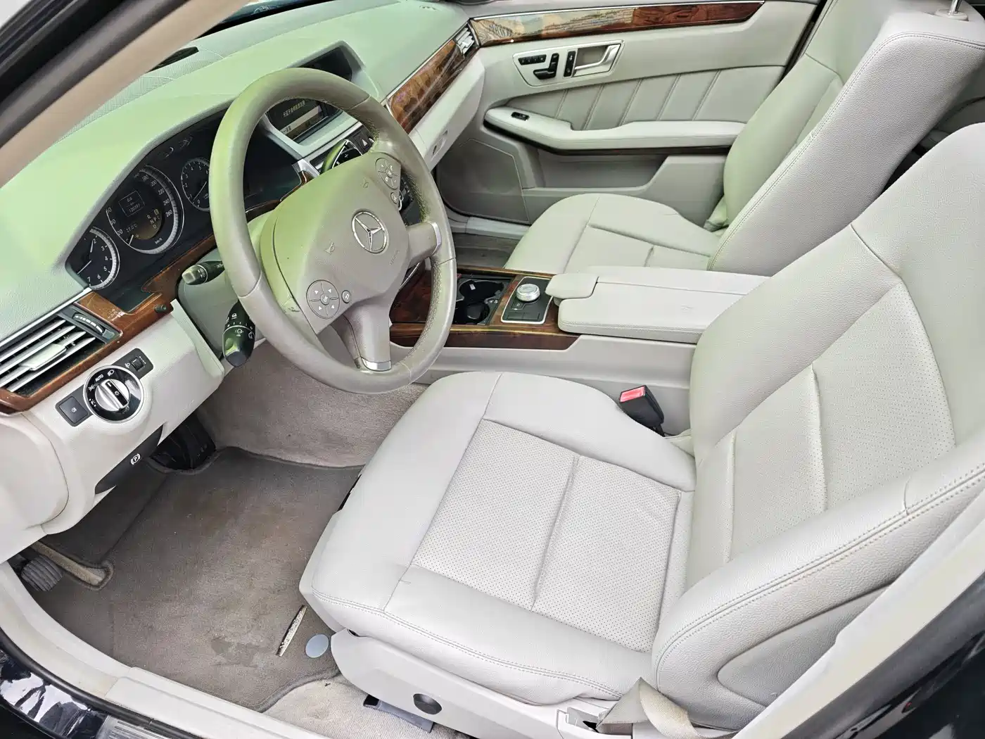 Mercedes-Benz E-Class 2012 E 200 L CGI Elegance фото 9