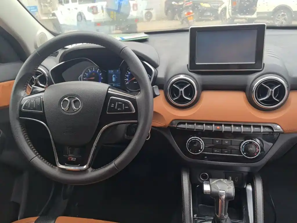 Фото 10 - BAIC Senova X35