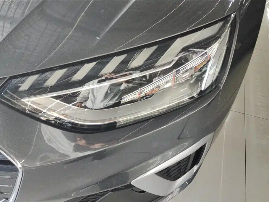 Audi A4L 2020 40 TFSI Luxury Dynamic фото 5