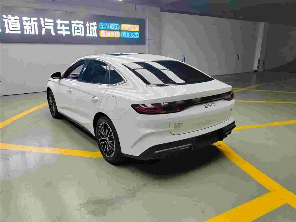 BYD Qin L 2024 DM-i 120KM Excellence Model фото 7