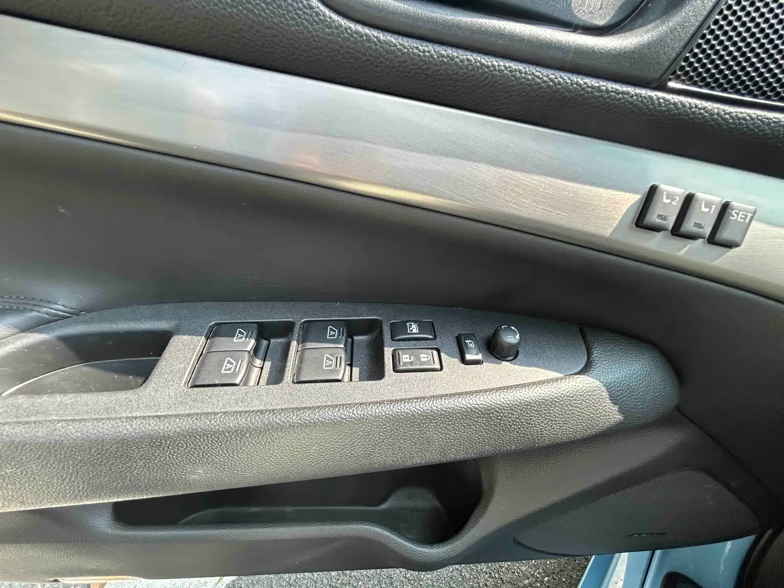 Фото 24 - Infiniti G Series