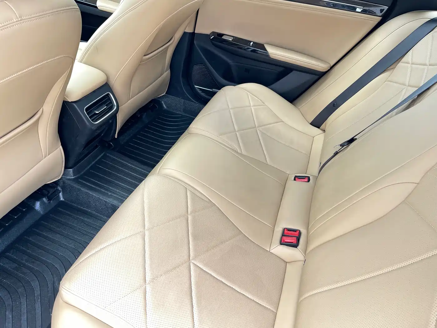 Geely Galaxy Galaxy L6 2023 60km PLUS фото 16