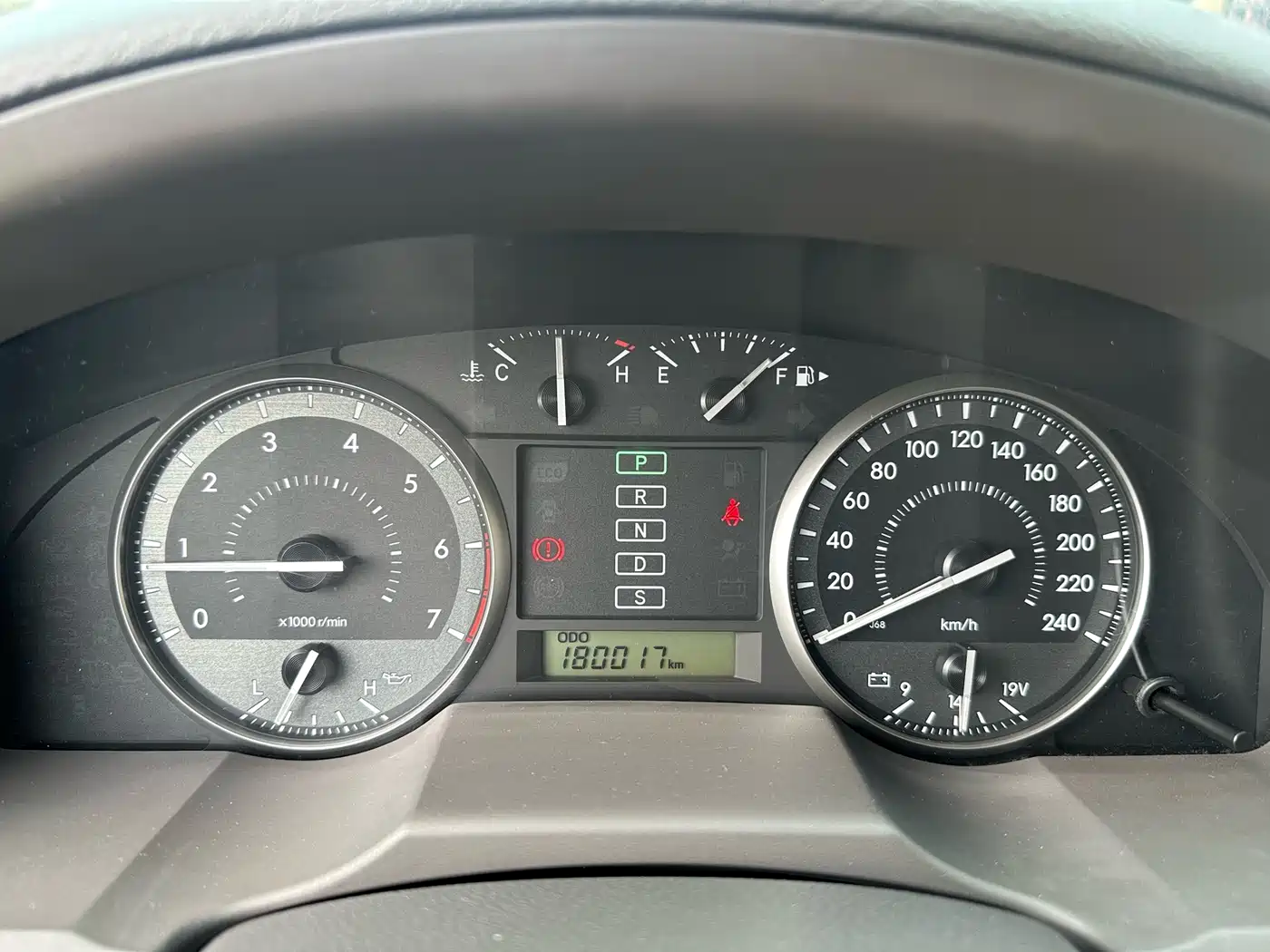 Toyota Land Cruiser 2012 4.0L Automatic VX фото 13