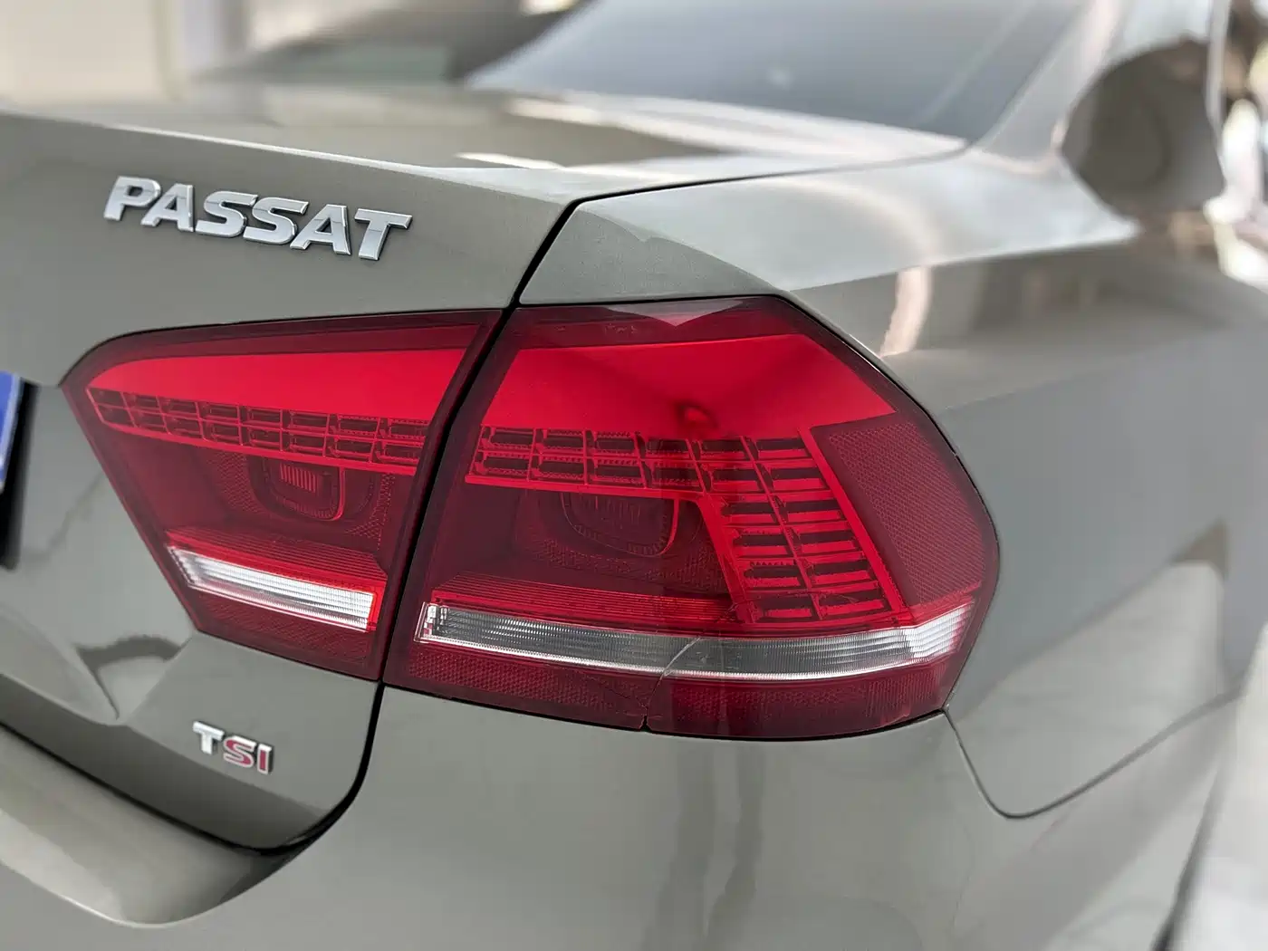 Volkswagen Passat 2014 2014 1.8TSI DSG Luxury Edition