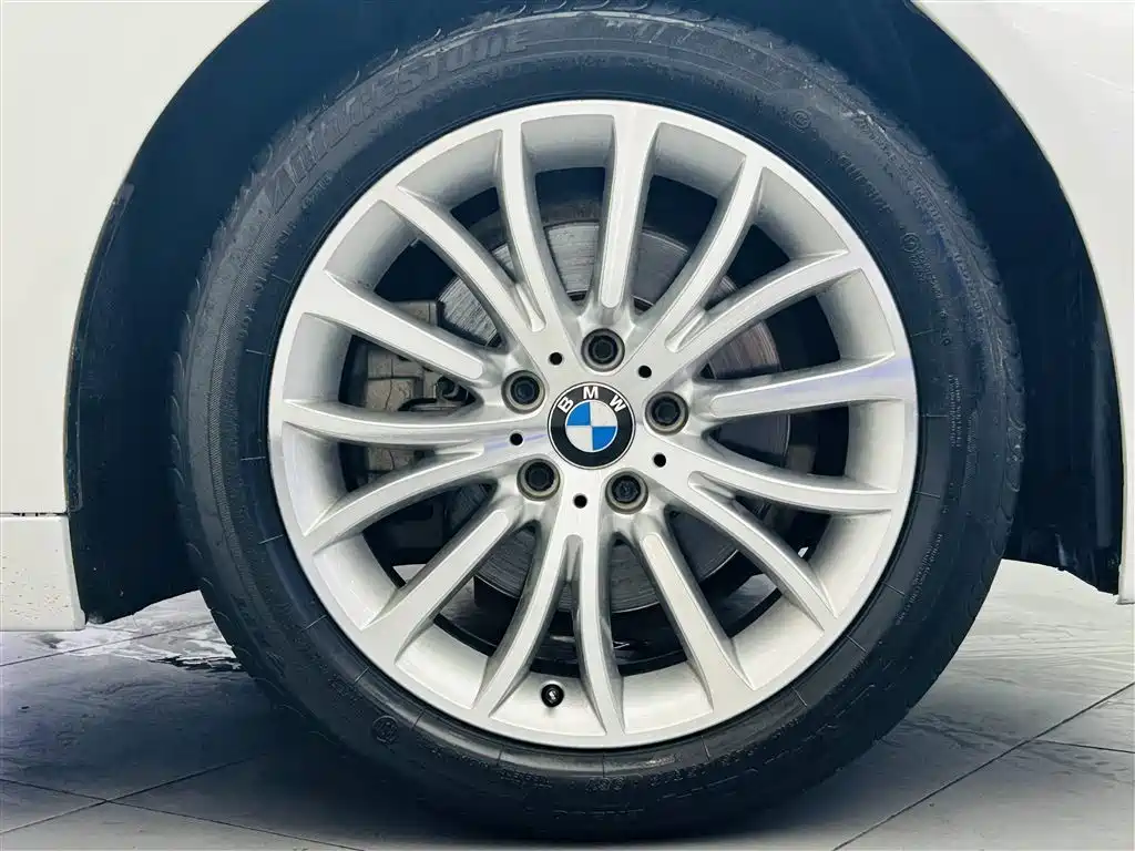 BMW 5 Series 2014 525Li Luxury Design Package фото 10