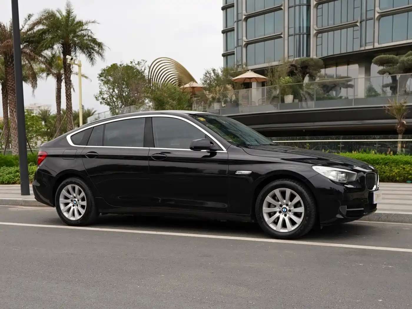 BMW 5 Series GT 2013 535i Elegance фото 3