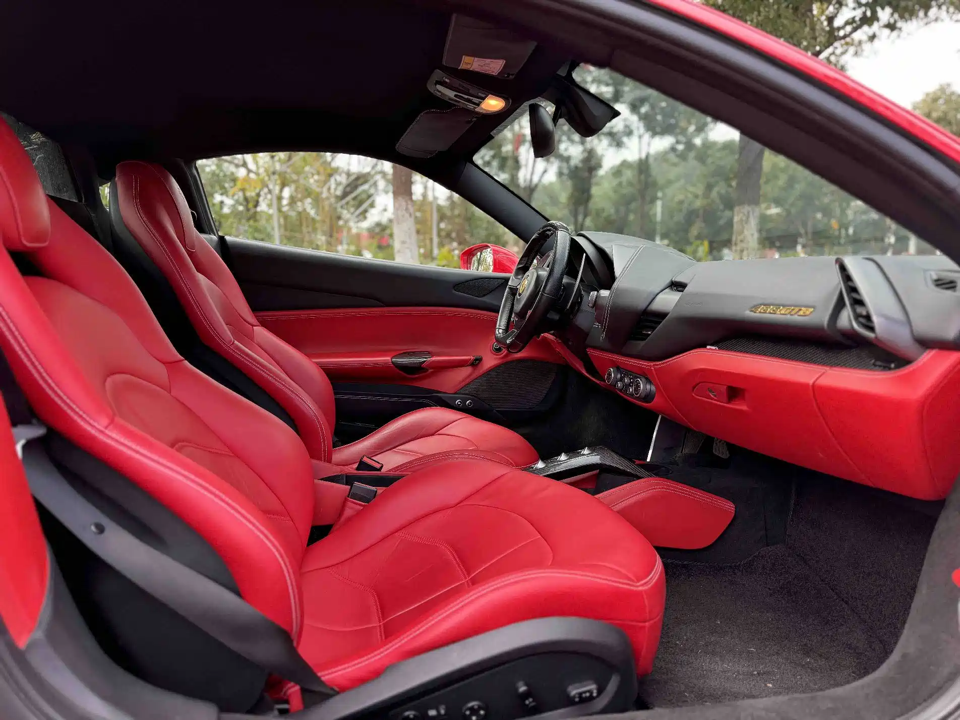 Photo 13 - Ferrari 488