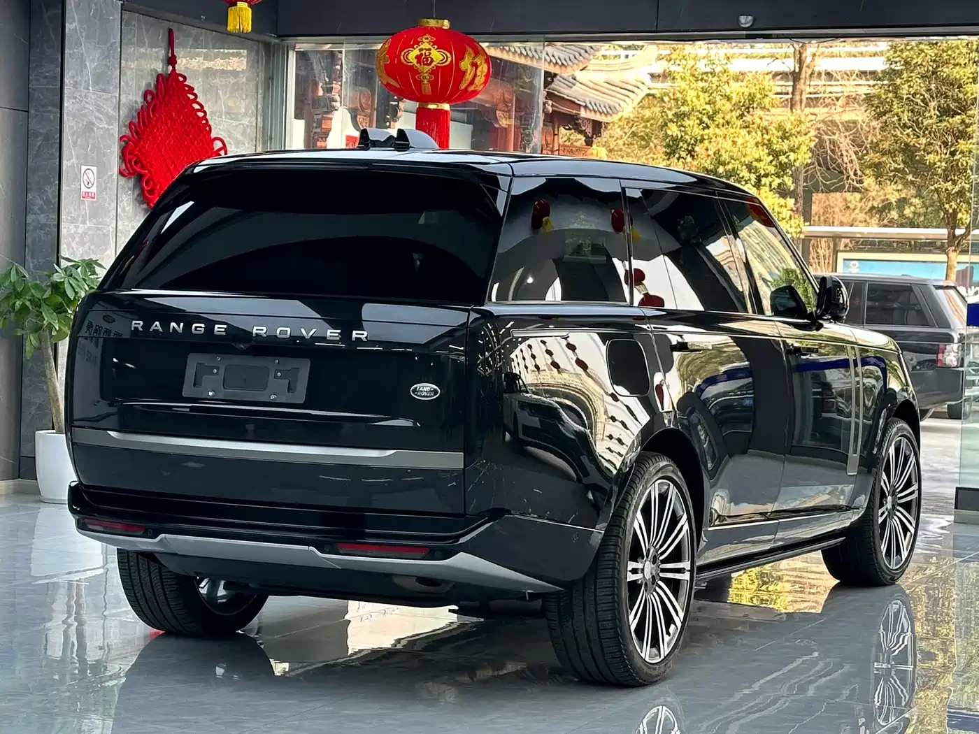 LAND ROVER RANGE ROVER