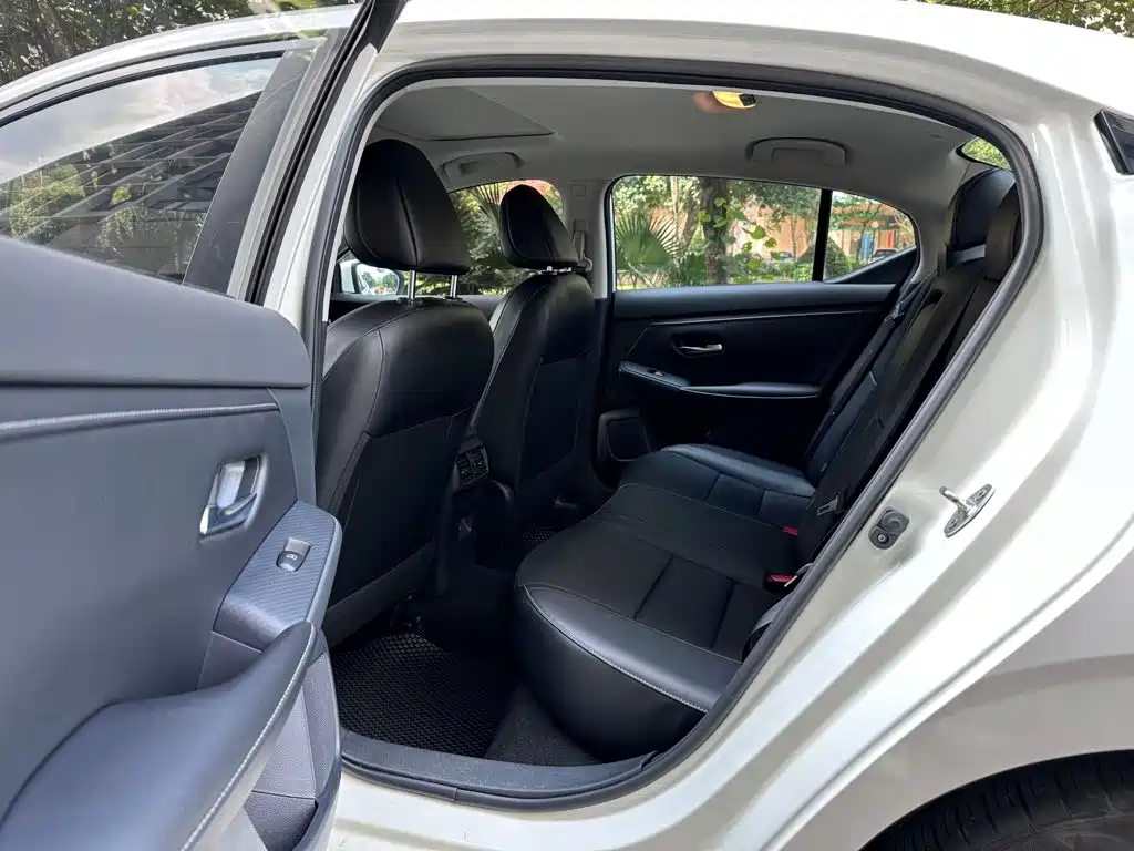 Nissan Sylphy 2024 2023 1.6L CVT Deluxe Edition