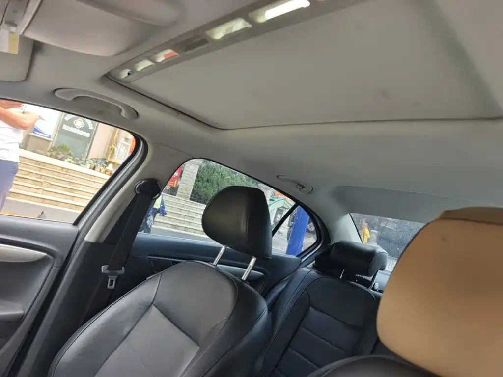 Фото 9 - Volkswagen Lavida