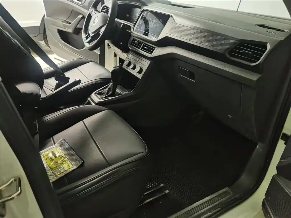 VOLKSWAGEN TU KAI