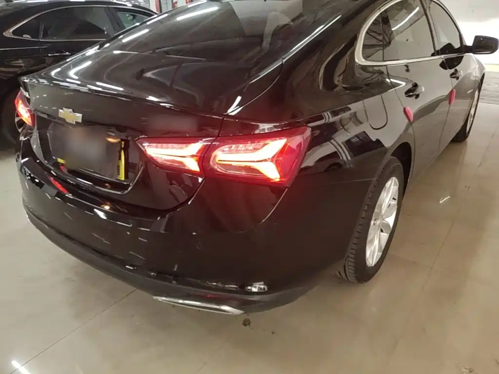 Photo 8 - Chevrolet Malibu XL