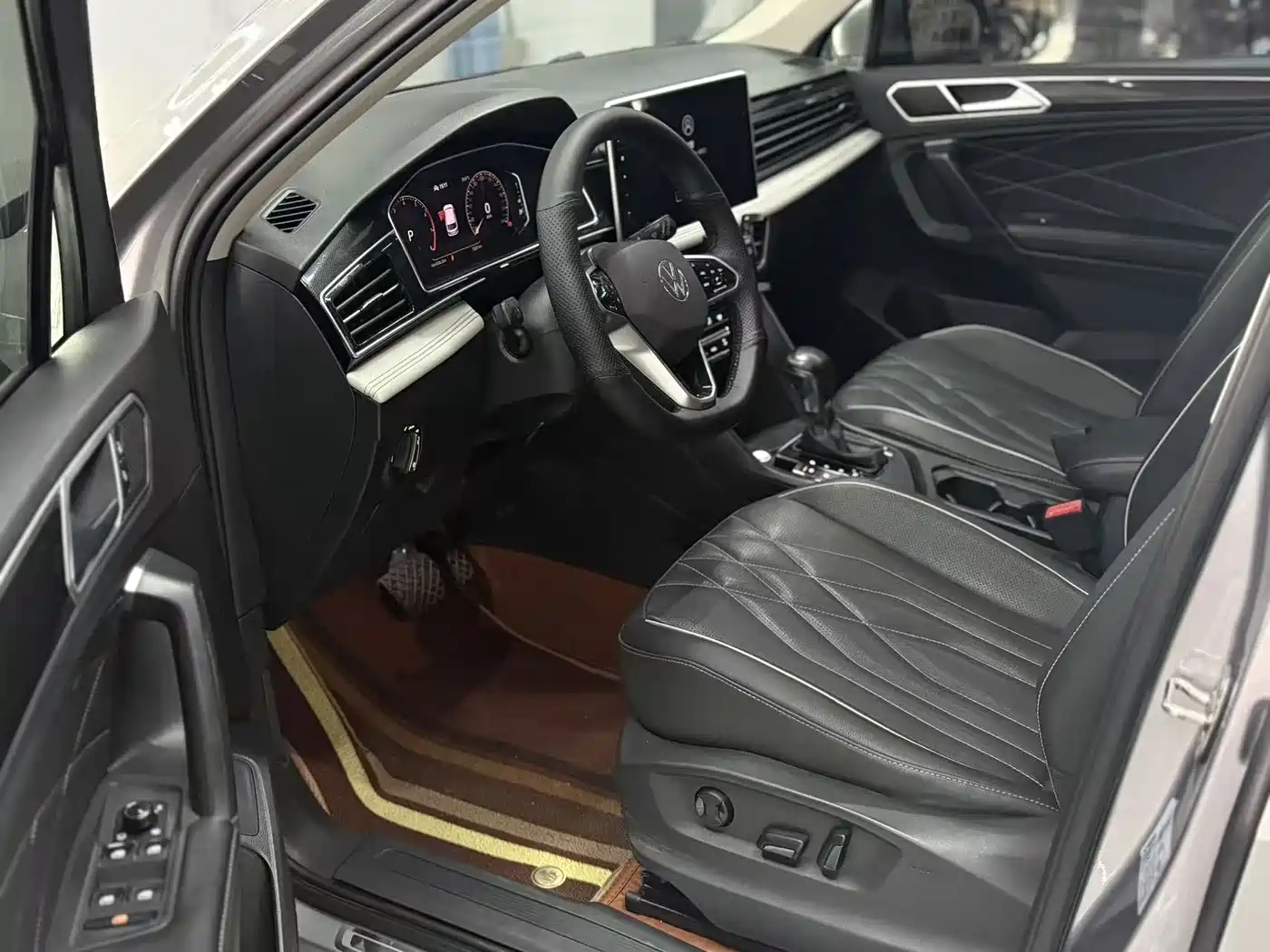 Volkswagen Tiguan L 2022 330TSI Automatic 2WD Smart Edition фото 4