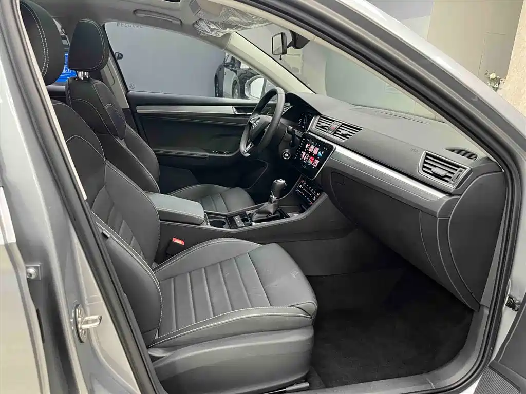 Škoda Superb 2023 Facelift TSI280 DSG Premium Edition фото 13