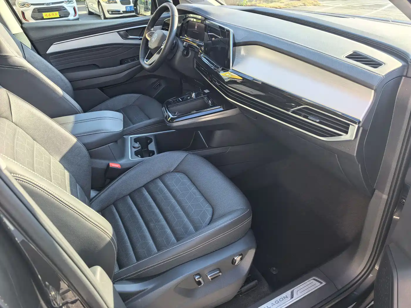 Volkswagen Talagon 2022 380TSI 4WD R-Line Explorer Edition 6-seater фото 7