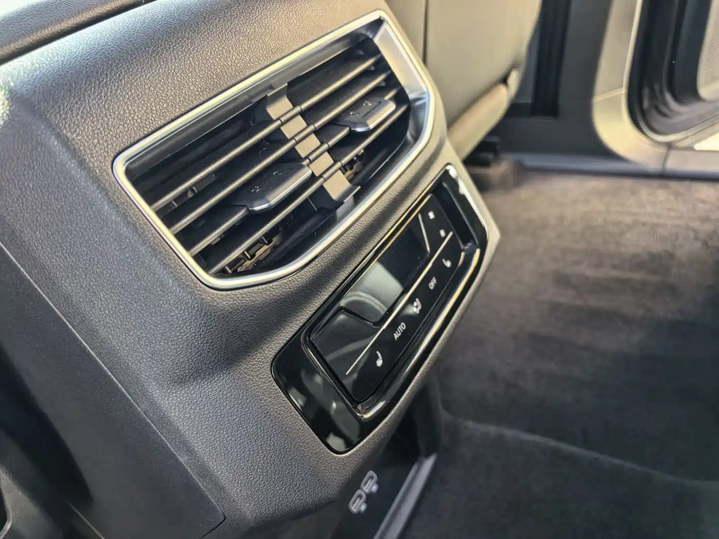 Volkswagen Talagon 2022 380TSI 4WD R-Line Explorer Edition 6-seater фото 14