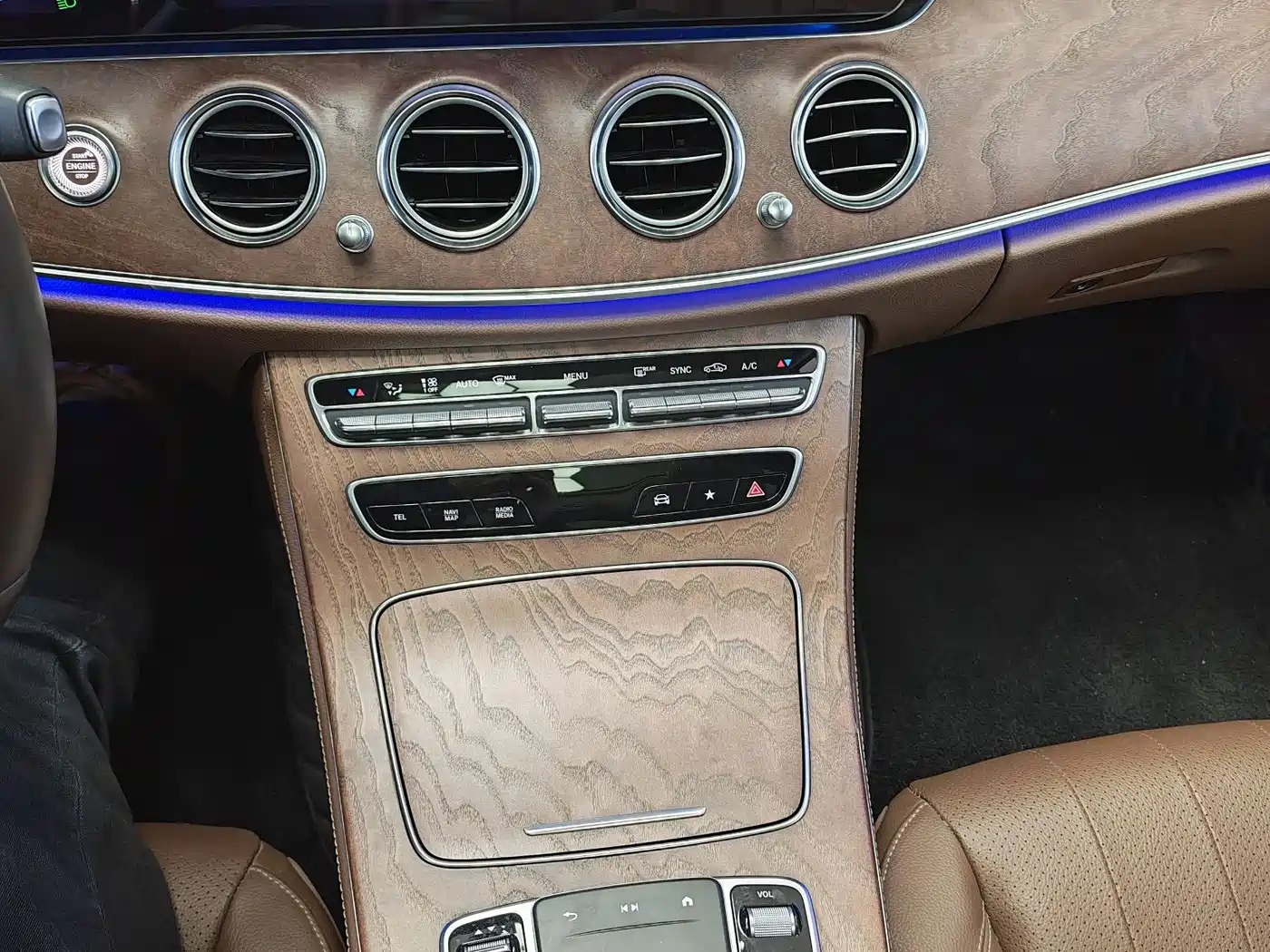 Mercedes-Benz E-Class 2023 E 300 L Fashion фото 16