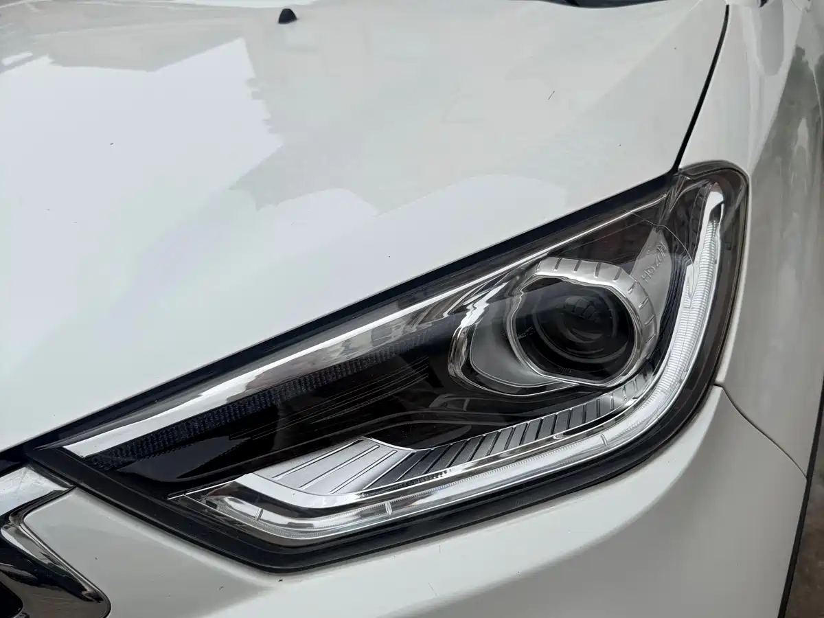NEZHA AUTOMOBILE NEZHA N01