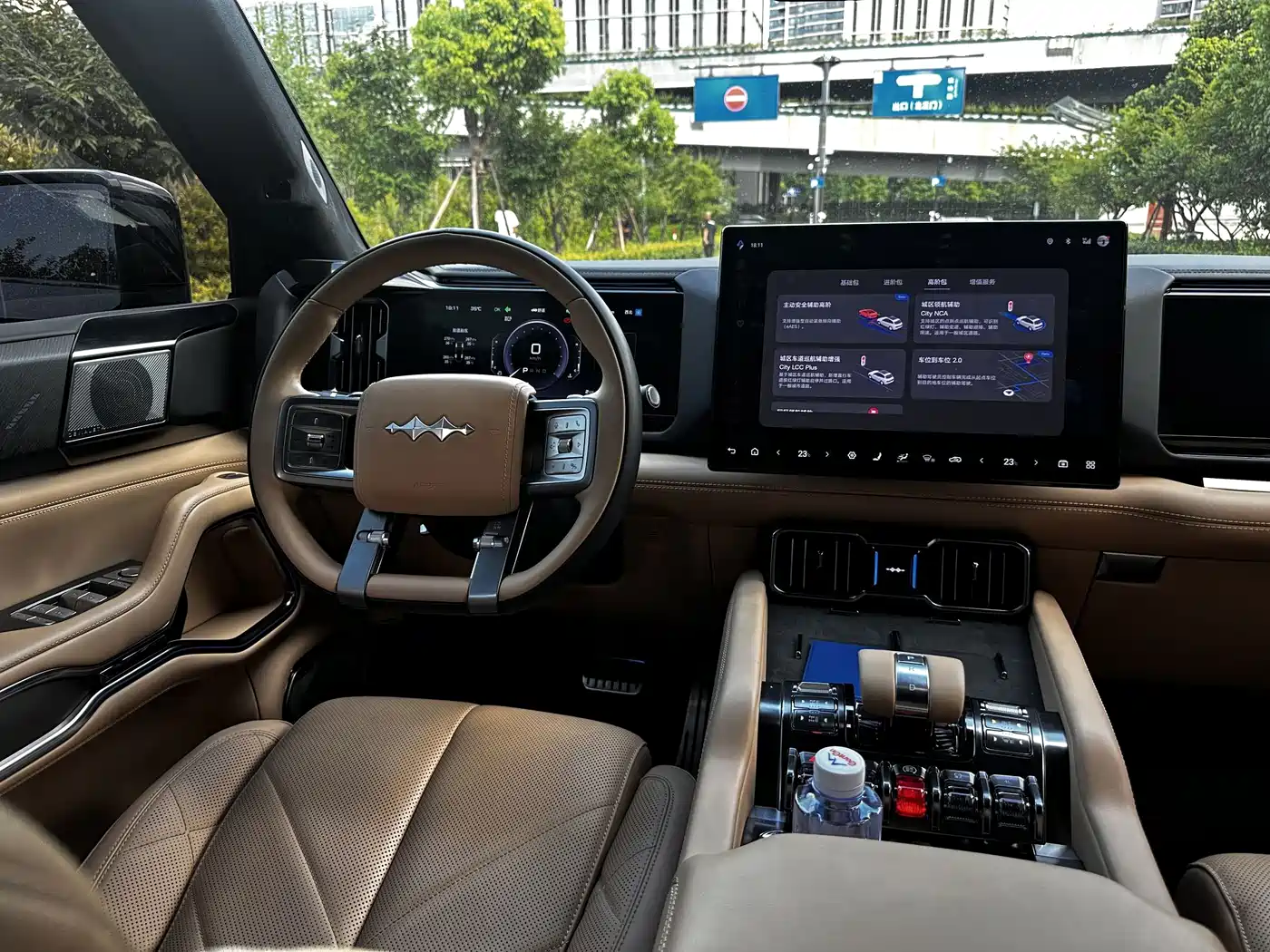 Fang Cheng Bao Leopard 8 2024 2025 Zhiyong Flagship 6-Seater