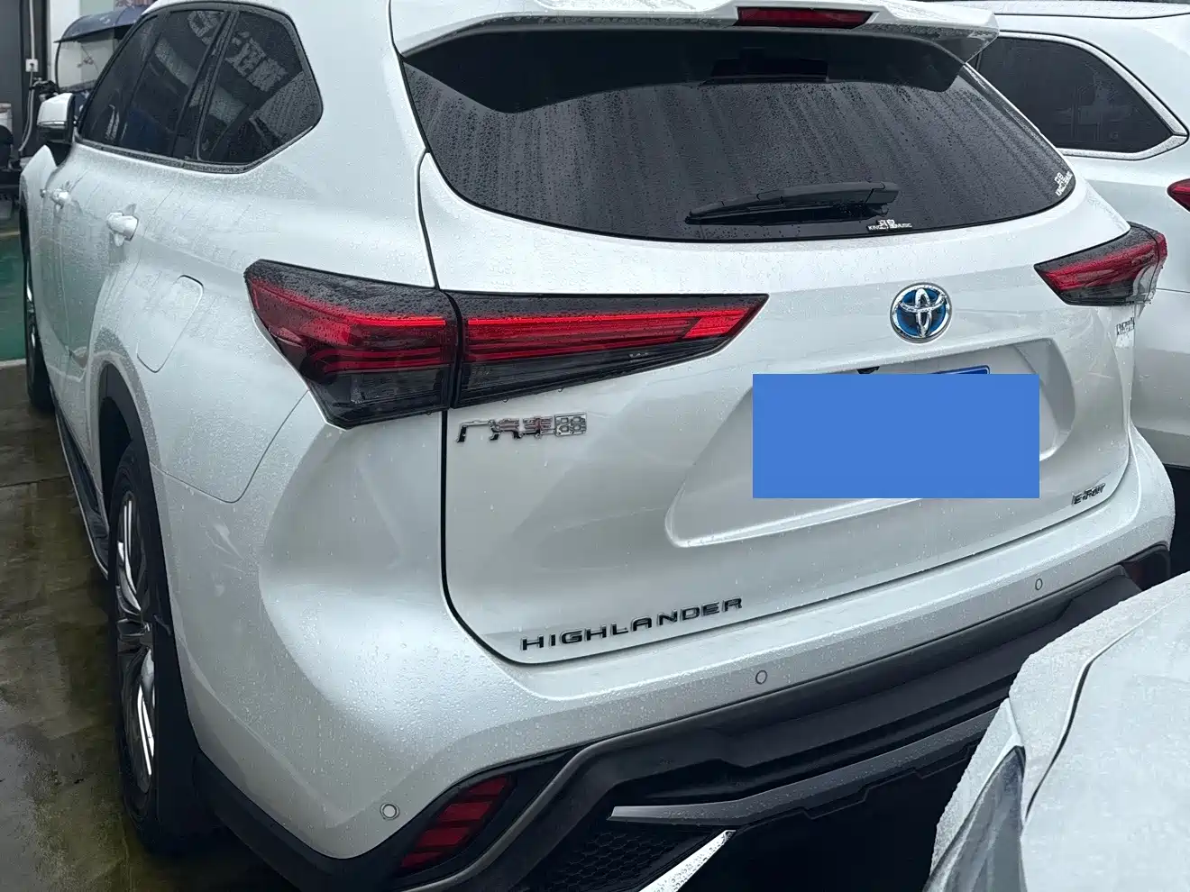 Photo 9 - Toyota Highlander