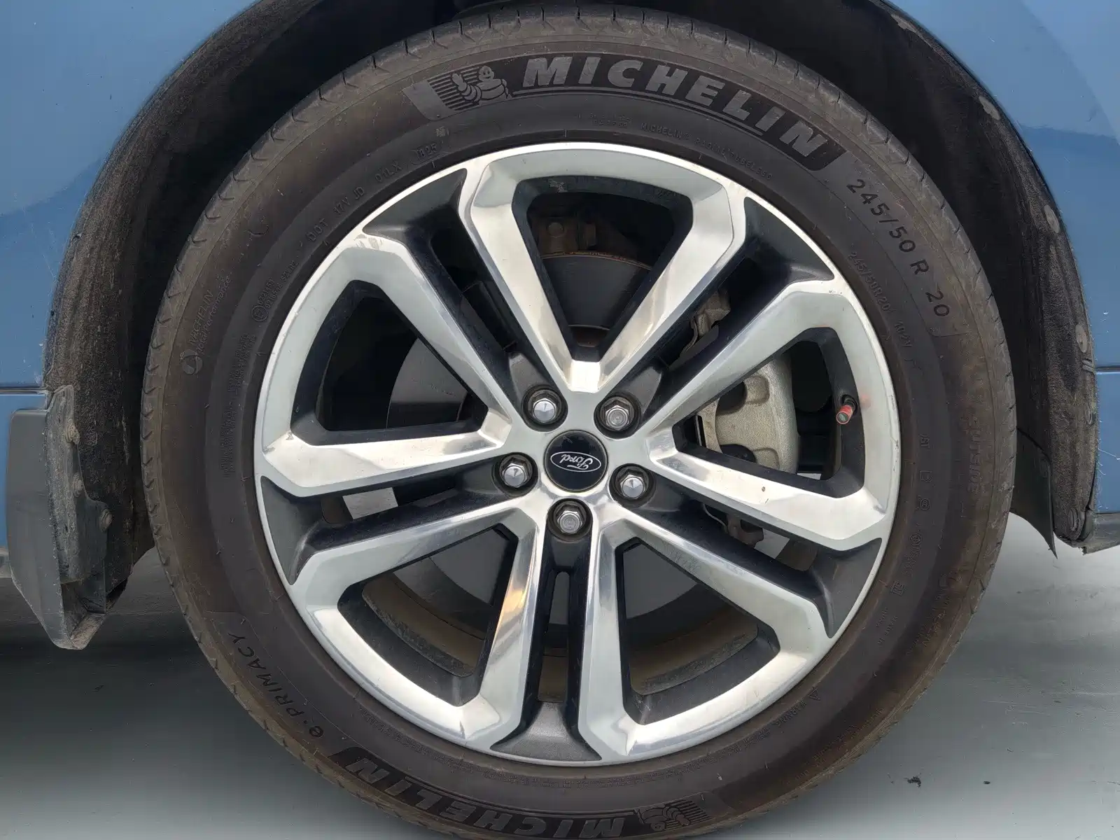 Фото 12 - Ford Edge