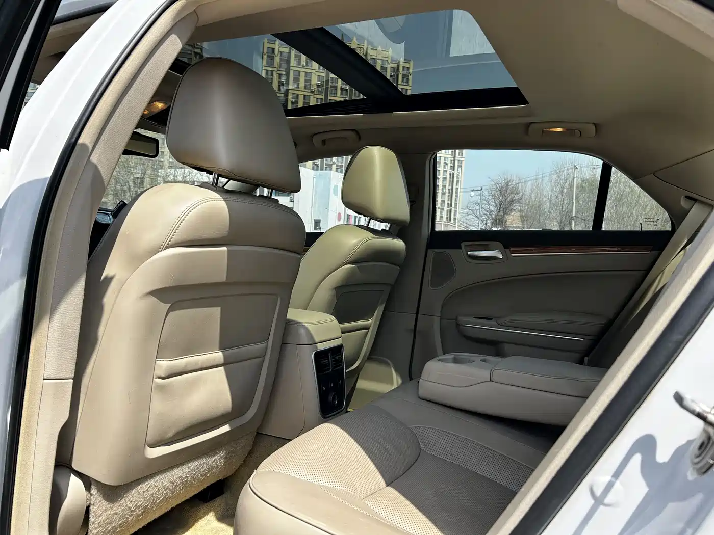 Chrysler 300C (Import) 2014 2013 Model 3.6L Premium Comfort Edition