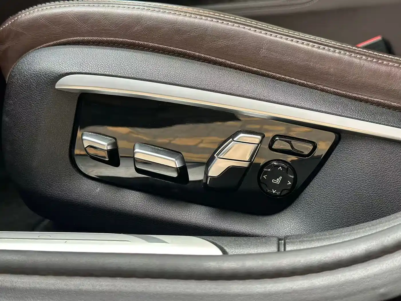 BMW 7 Series 2016 740Li Leading Edition фото 10