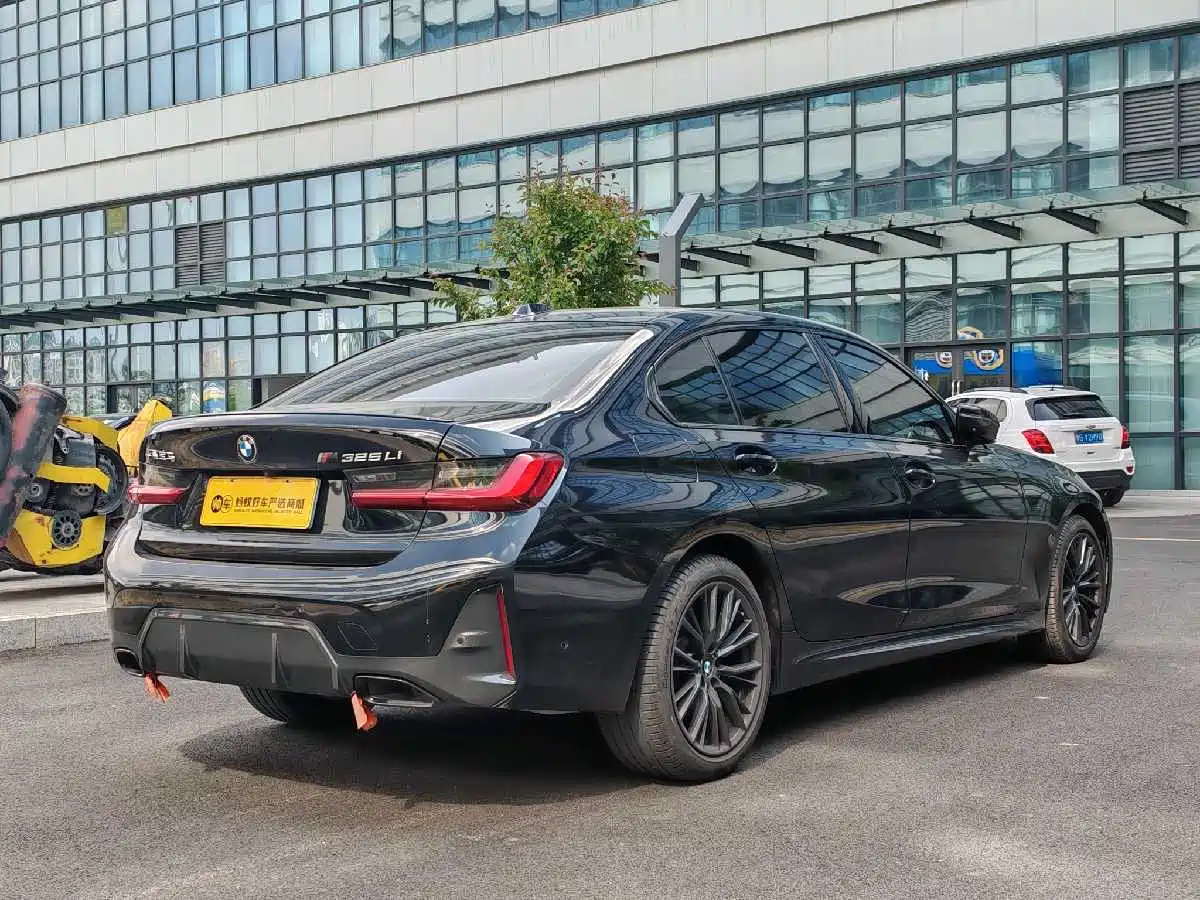 BMW 3 Series 2023 325Li M Sport Black Night Package фото 6