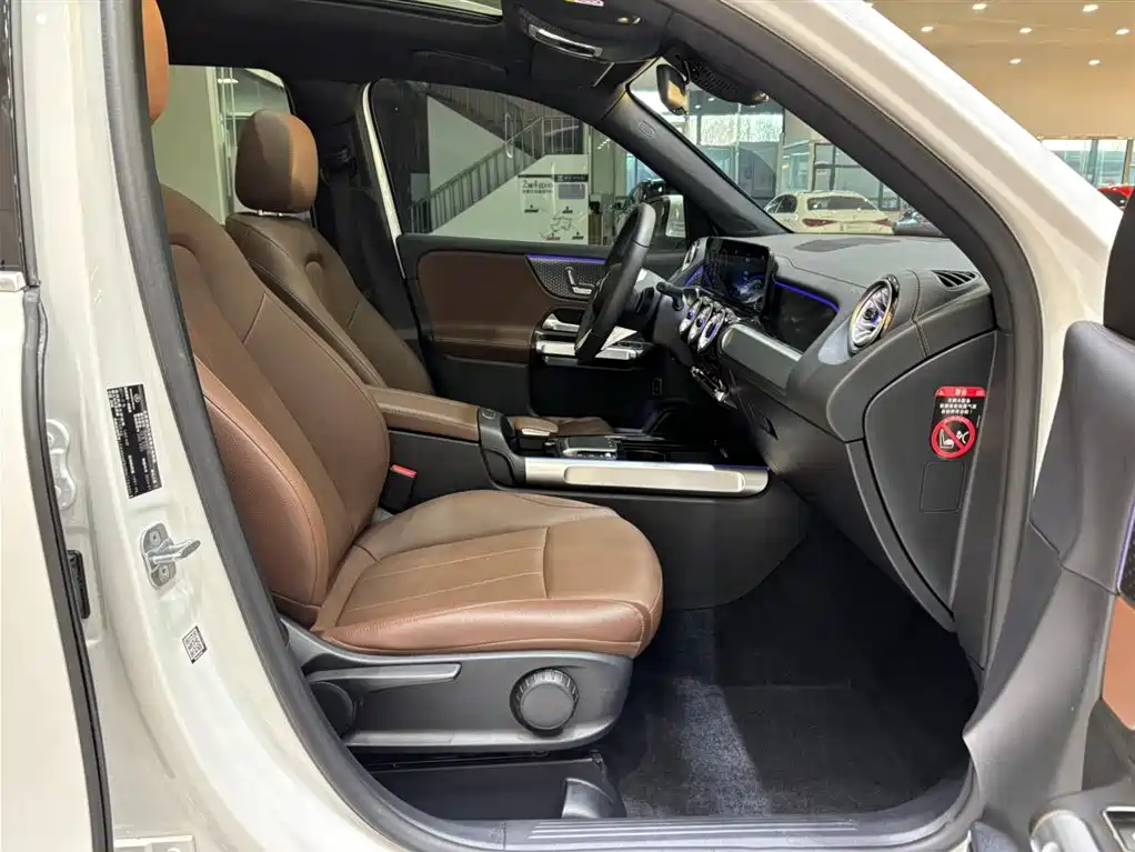 Mercedes-Benz GLB 2024 GLB 220 Dynamic фото 3