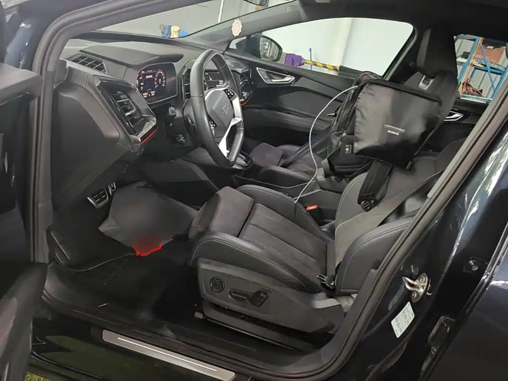 Фото 15 - Audi Q4 e-tron
