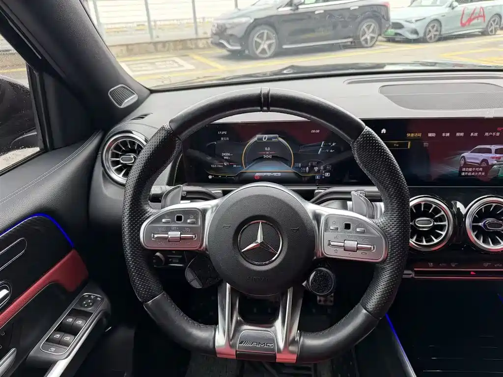MERCEDES-BENZ GLB AMG