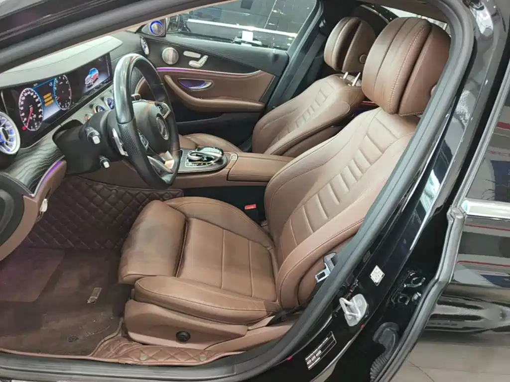Фото 15 - Mercedes-Benz E-Class