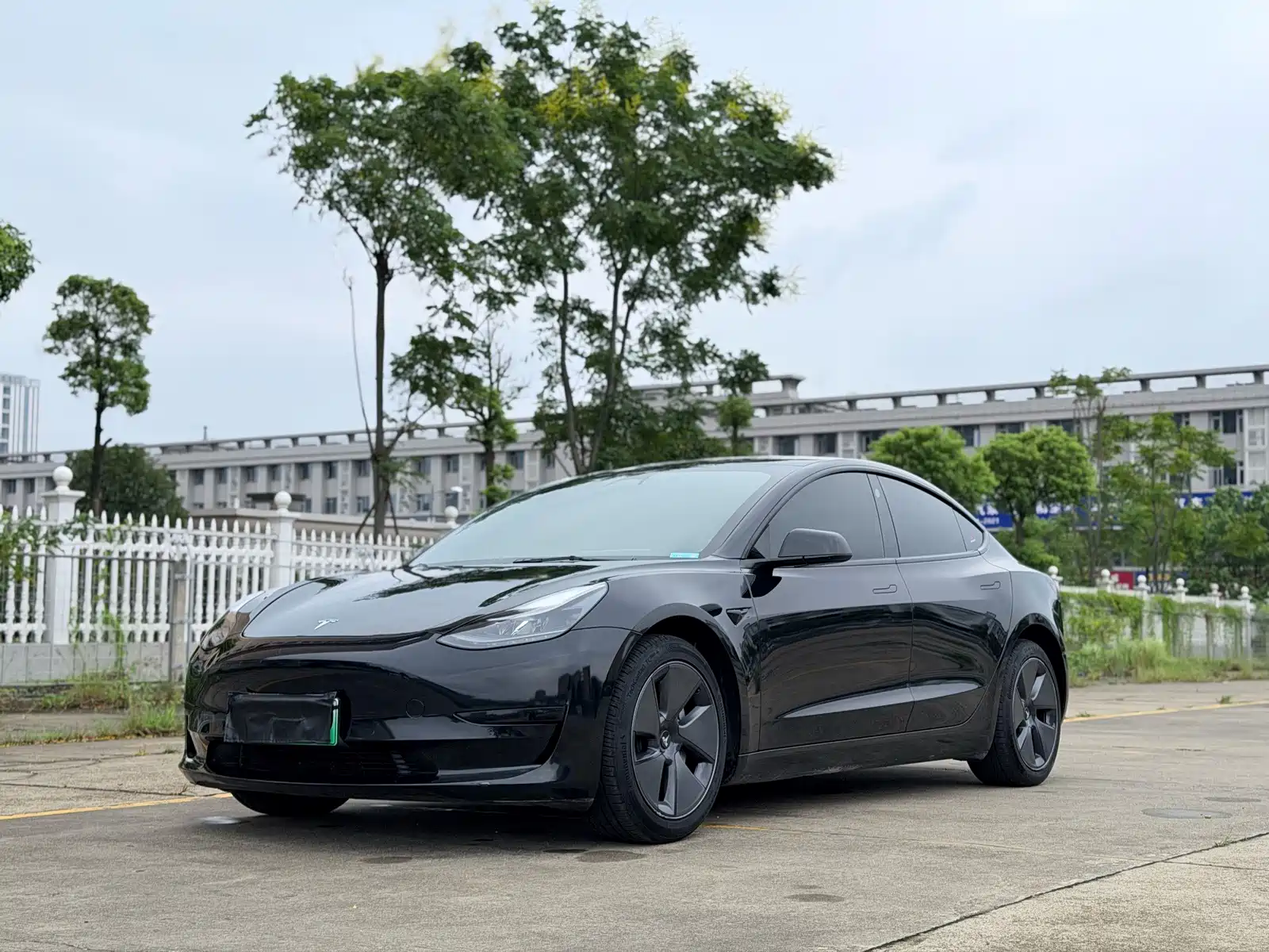 Фото 1 - Tesla Model 3