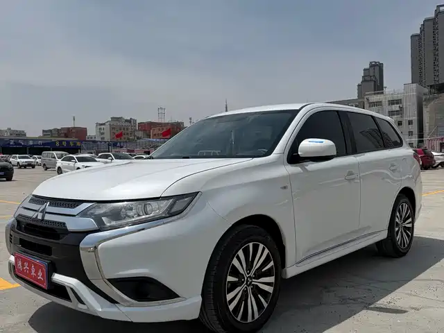 Mitsubishi Outlander 2021