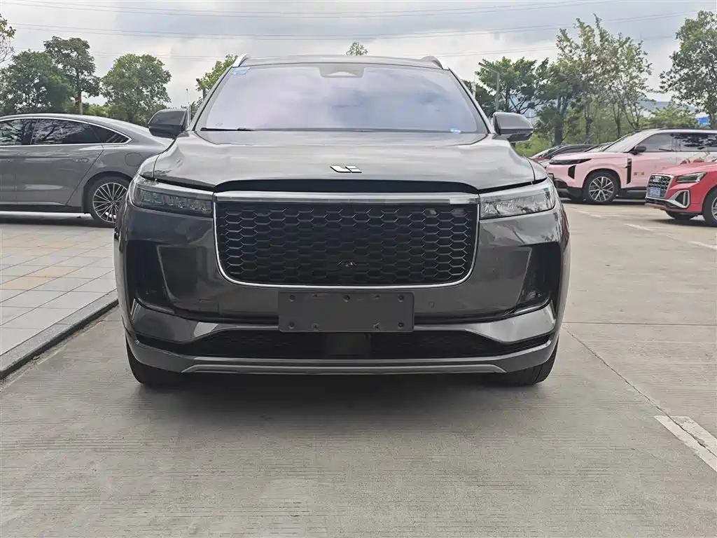 Фото 2 - Li Auto Li ONE