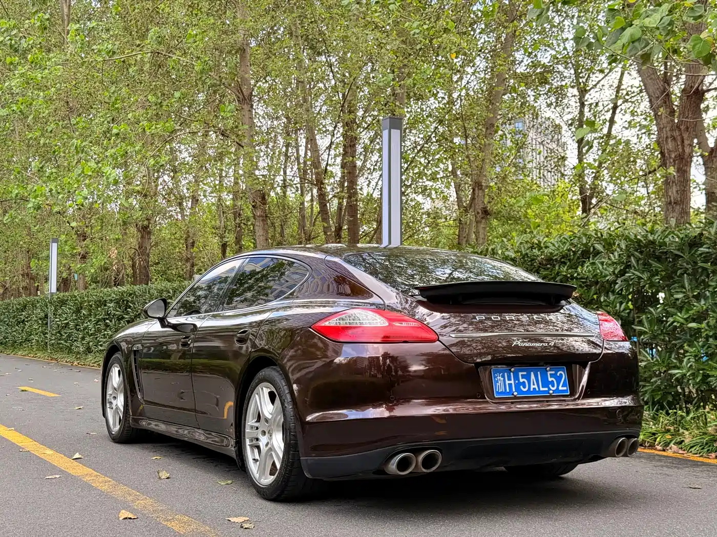 Photo 3 - Porsche Panamera