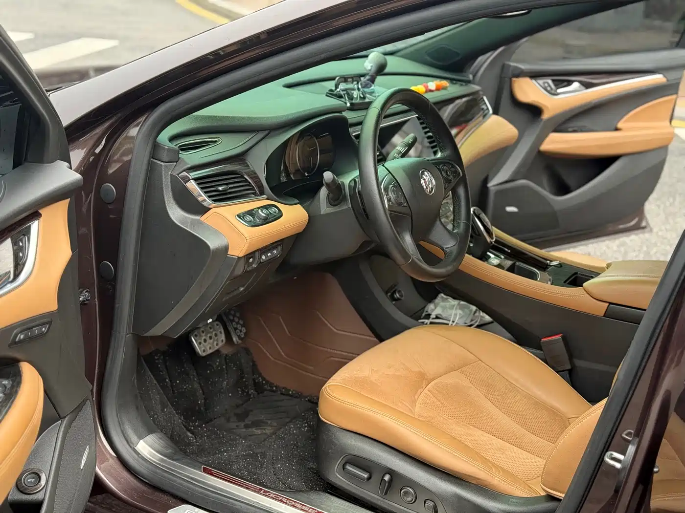 Buick LaCrosse 2016 Model 28T Luxury фото 4