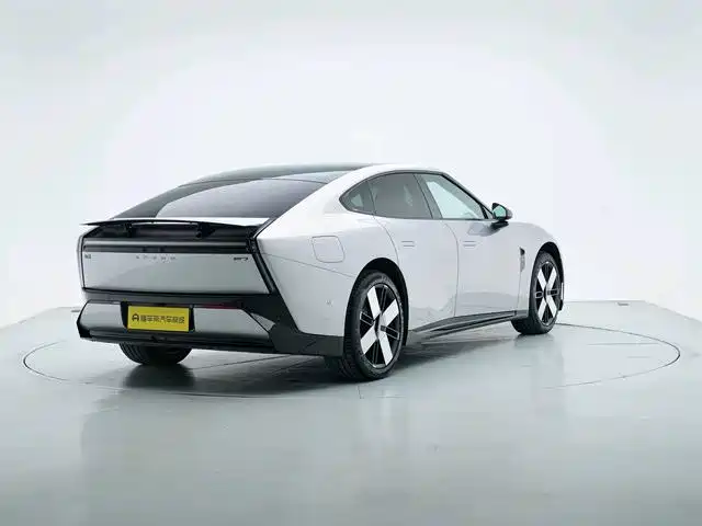 Фото 4 - XPeng P7