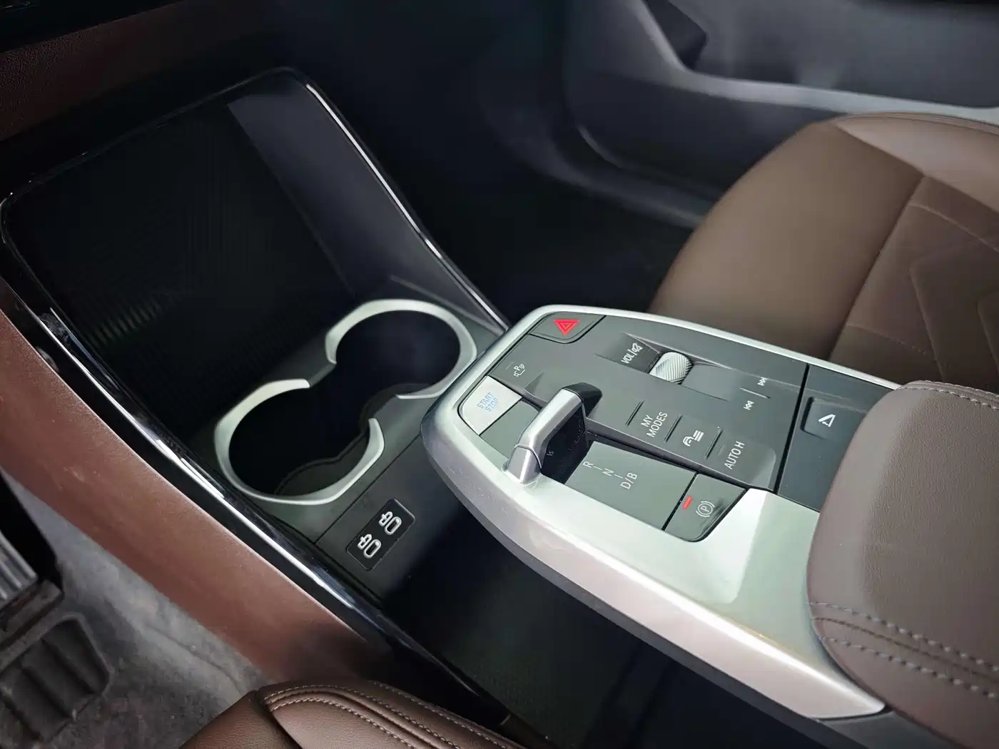 BMW iX1 2025 eDrive25L M Sport Package фото 12