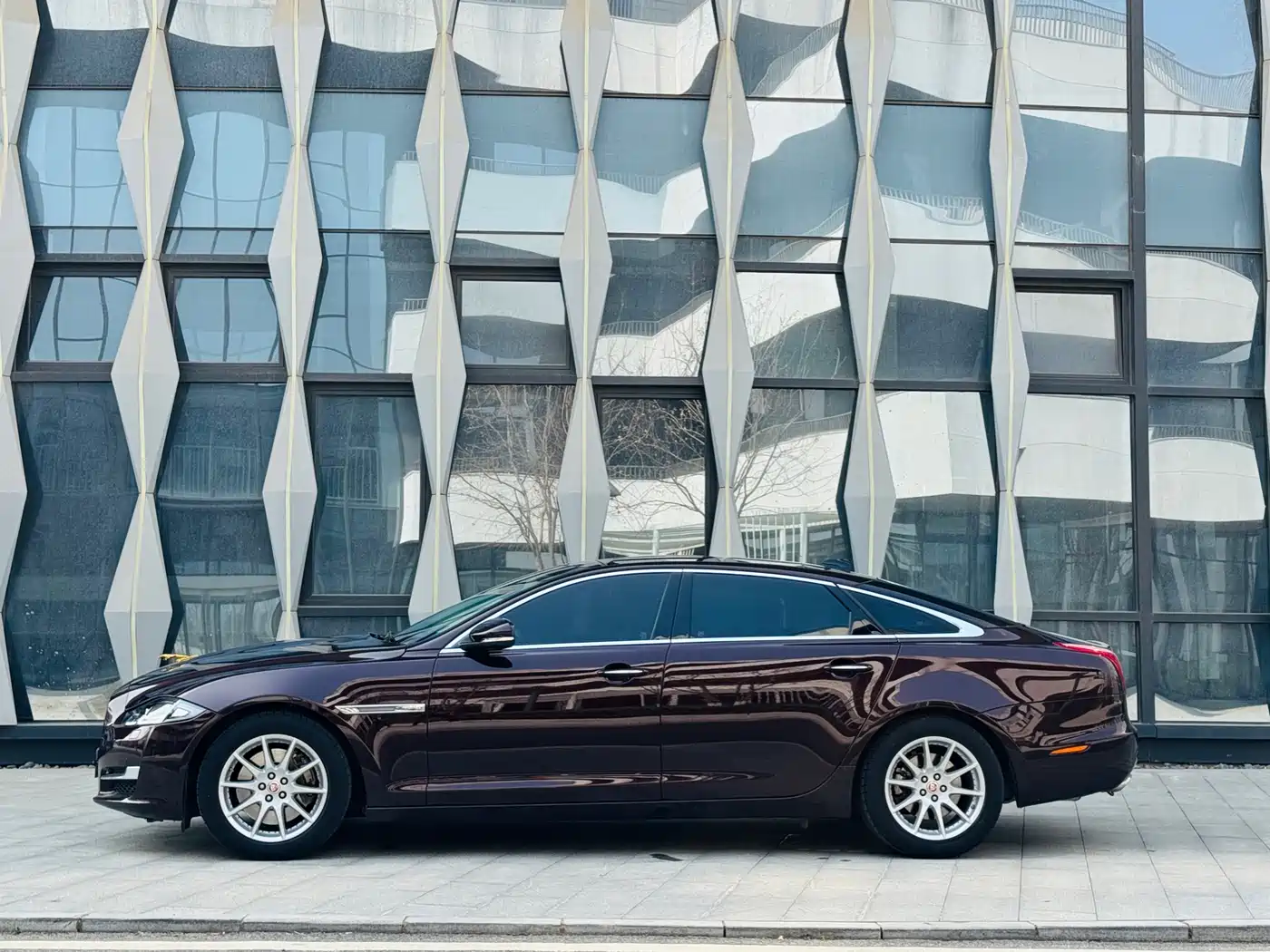 JAGUAR XJ