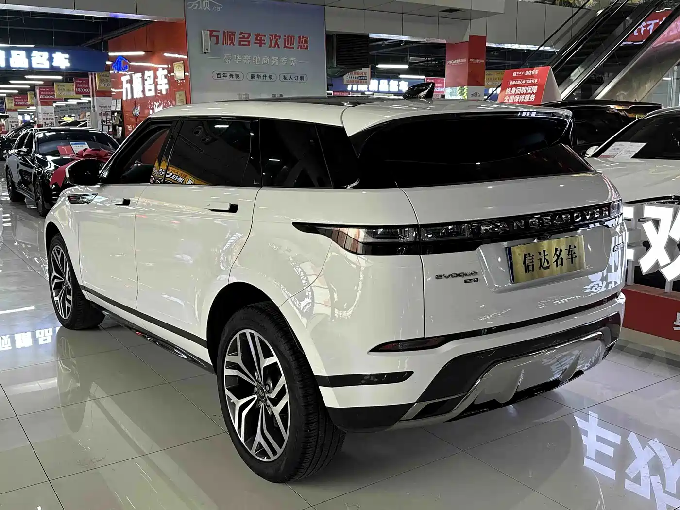 Фото 17 - Land Rover Range Rover Evoque