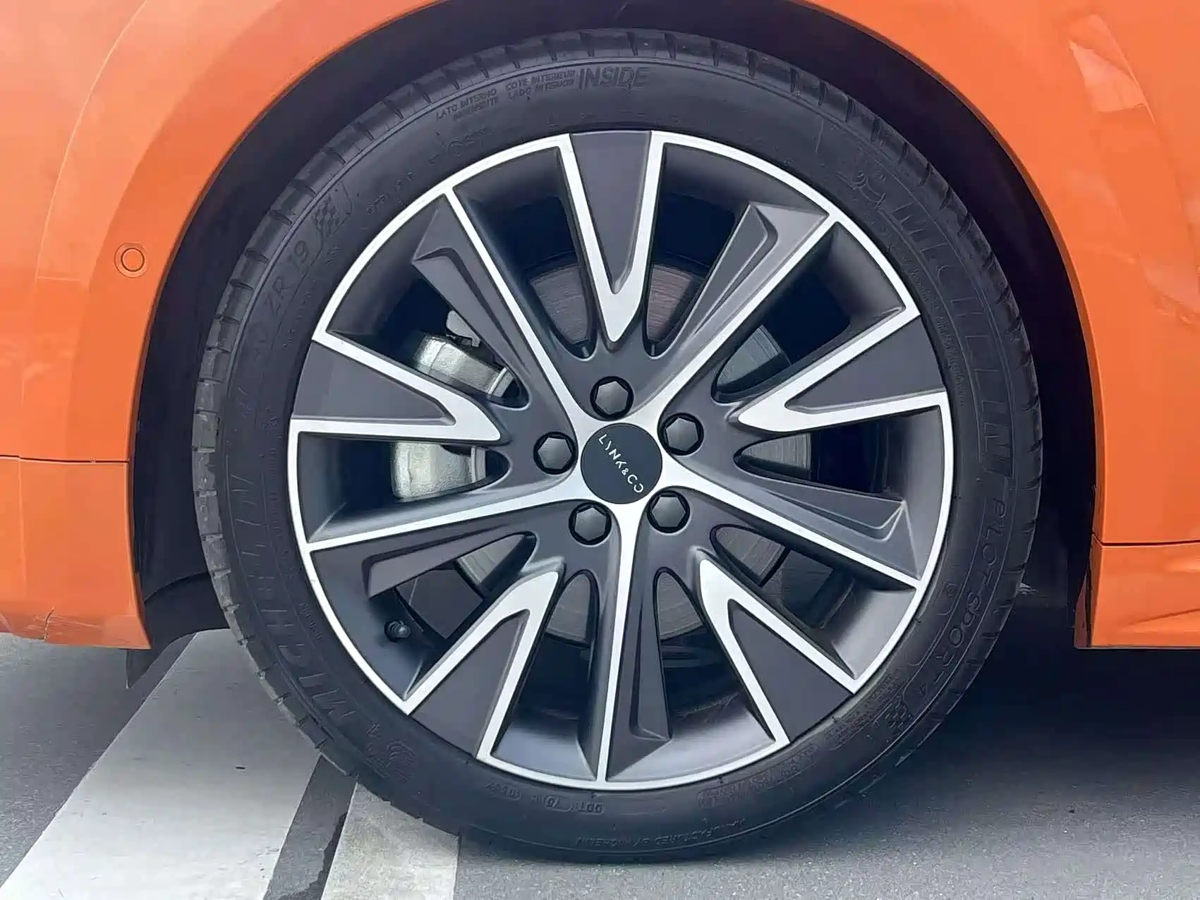 Фото 12 - Lynk & Co 02 Hatchback