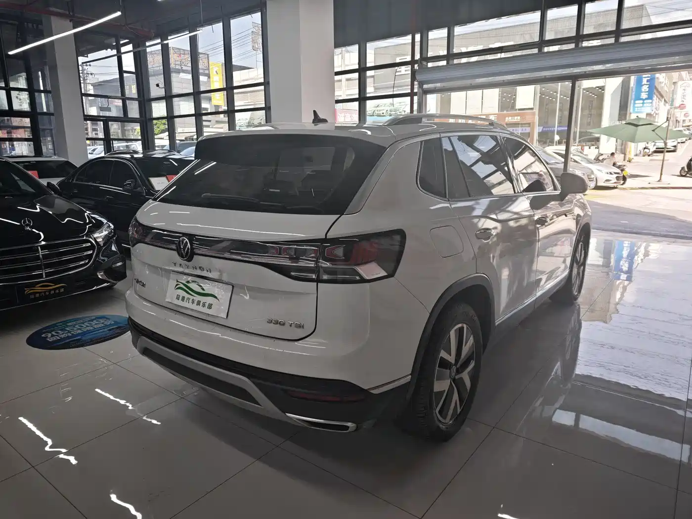 Volkswagen Tayron 2022 330TSI 2WD Luxury Smart Connect Plus фото 13