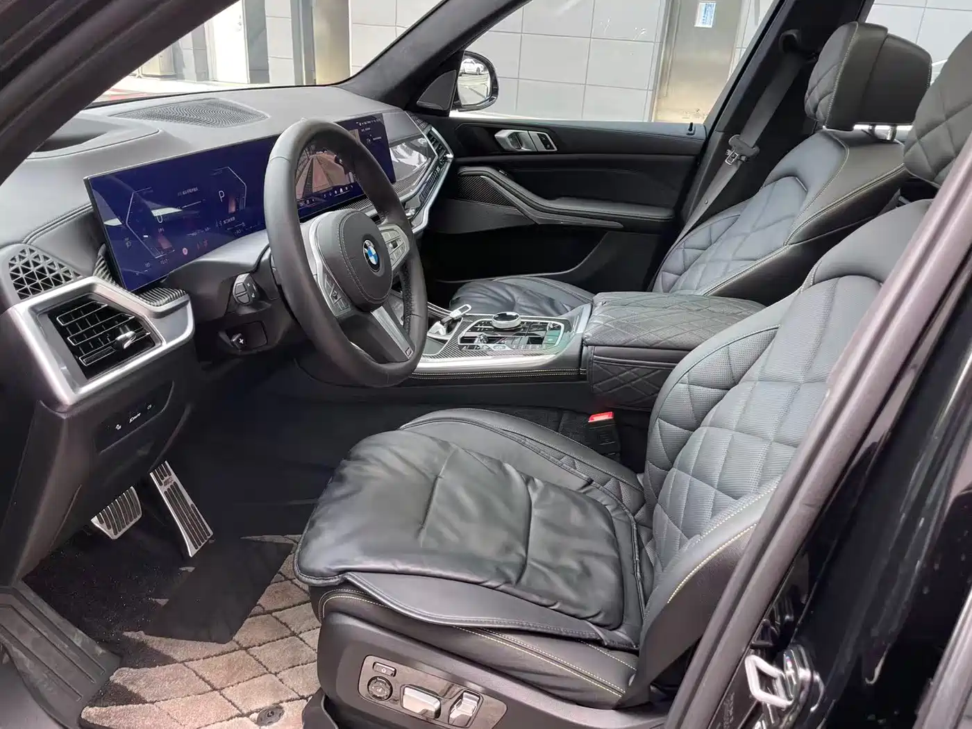 BMW X5 2024 xDrive 40Li Exclusive Black Flame Limited Edition фото 7